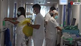 Spania introduce masca obligatorie în spitale. Și Italia ia măsuri după ce cazurile de gripă și COVID au crescut semnificativ
